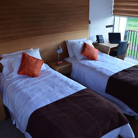 Ruta Hotel Alto La Cruz Лос-Анхелес Экстерьер фото